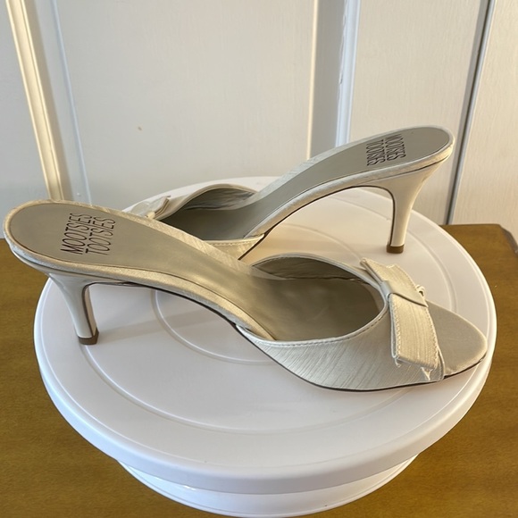🍾Classy Mooties Tooties Ivory dress Slides Size 9 🍾 - Picture 2 of 9